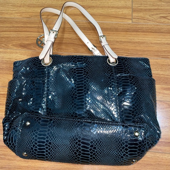 Michael Kors Black Bag - Picture 3 of 3